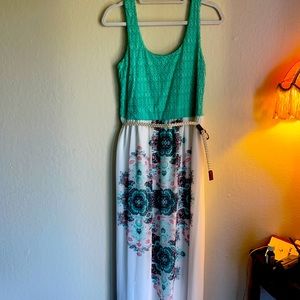 Sleeveless maxi dress fully lined never worn nice